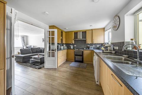 7 Bond Close, Aylesbury, HP21 8FZ