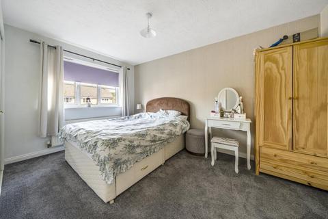 7 Bond Close, Aylesbury, HP21 8FZ