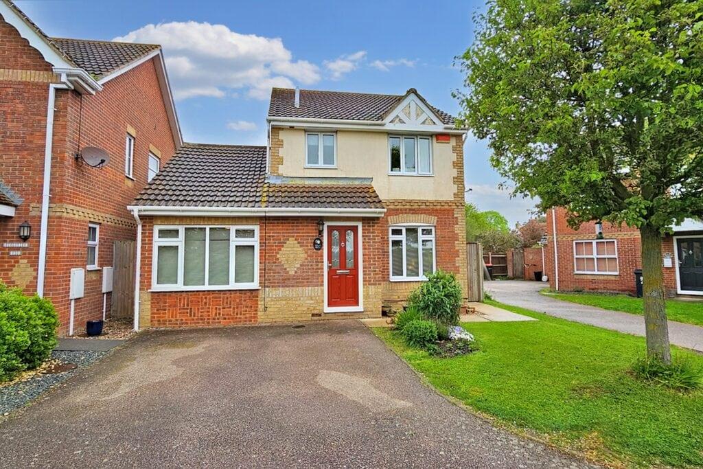 Honeysuckle Way, Herne Bay 4 bed detached house for sale £475,000