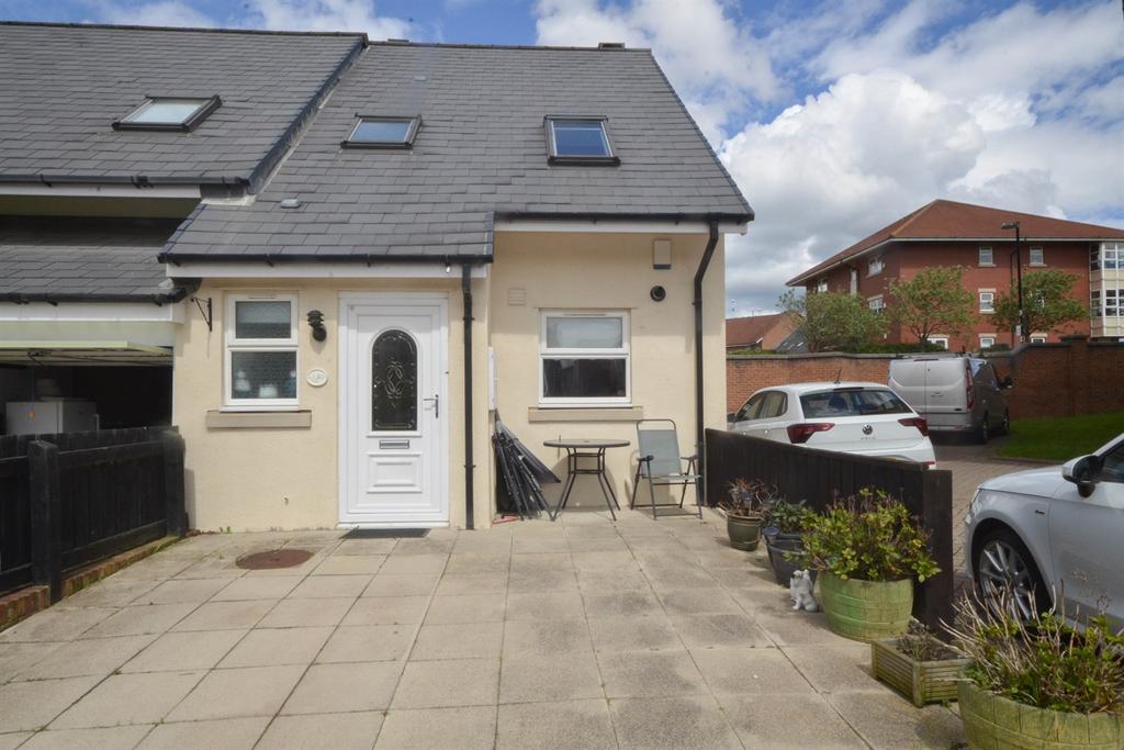 Hamilton Court, North Haven 2 bed link detached house for sale £204,950