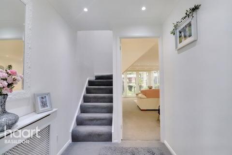 3 bedroom terraced house for sale - Raphaels, Basildon