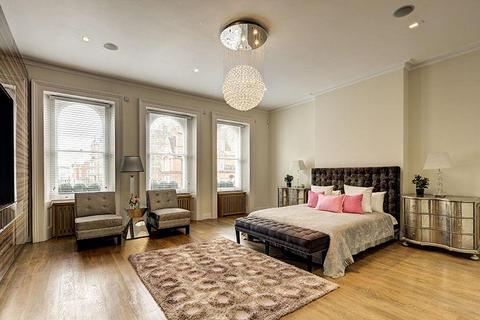 7 bedroom end of terrace house to rent, Princes Gate, Kensington, London, SW7