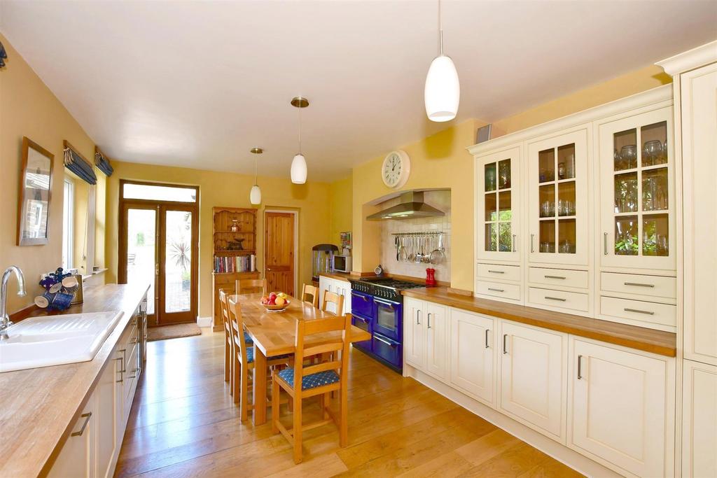 Kitchen/ Breakfast Room