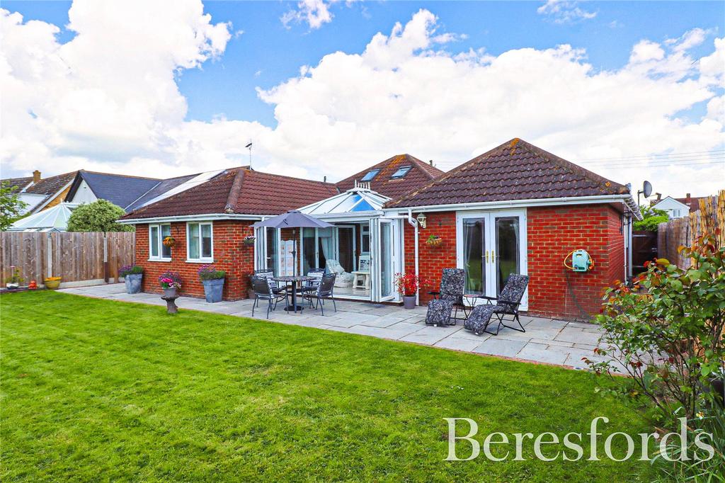 The Drive, Mayland, CM3 4 bed bungalow for sale £585,000
