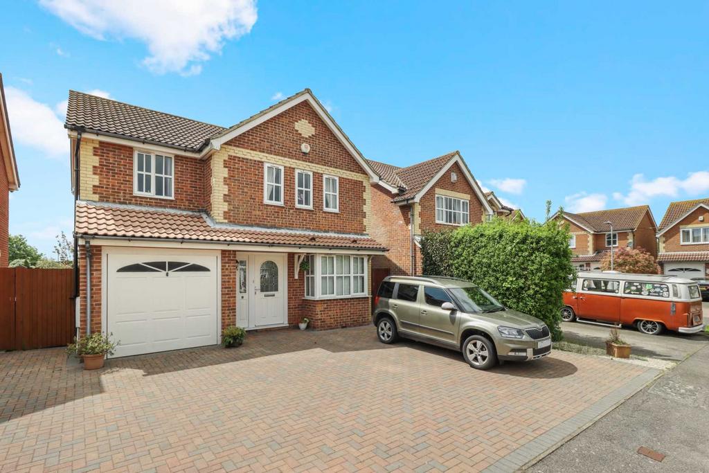 Monarch Gardens, Eastbourne 4 bed detached house for sale £500,000