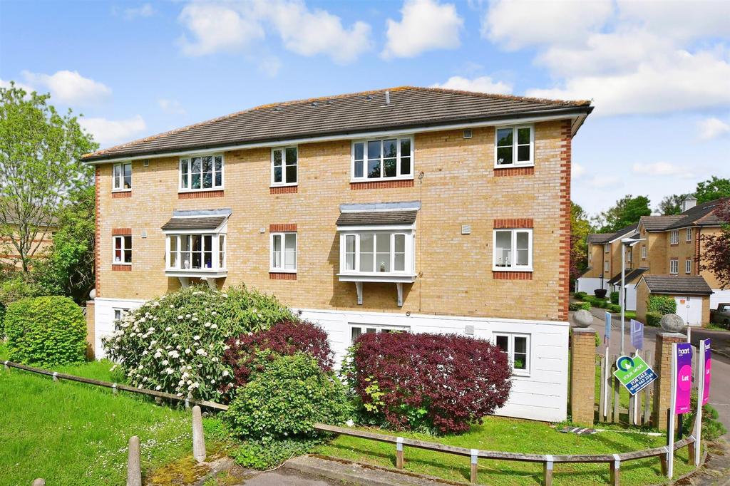 Chipstead Close, Sutton, Surrey 2 bed flat for sale £280,000