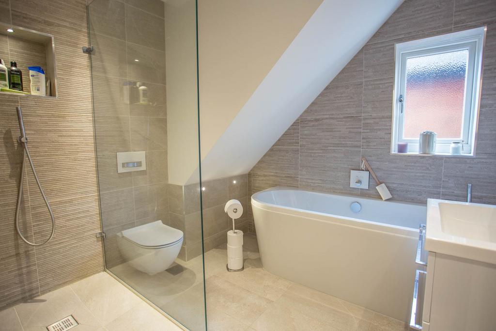 Luxurious Bathroom