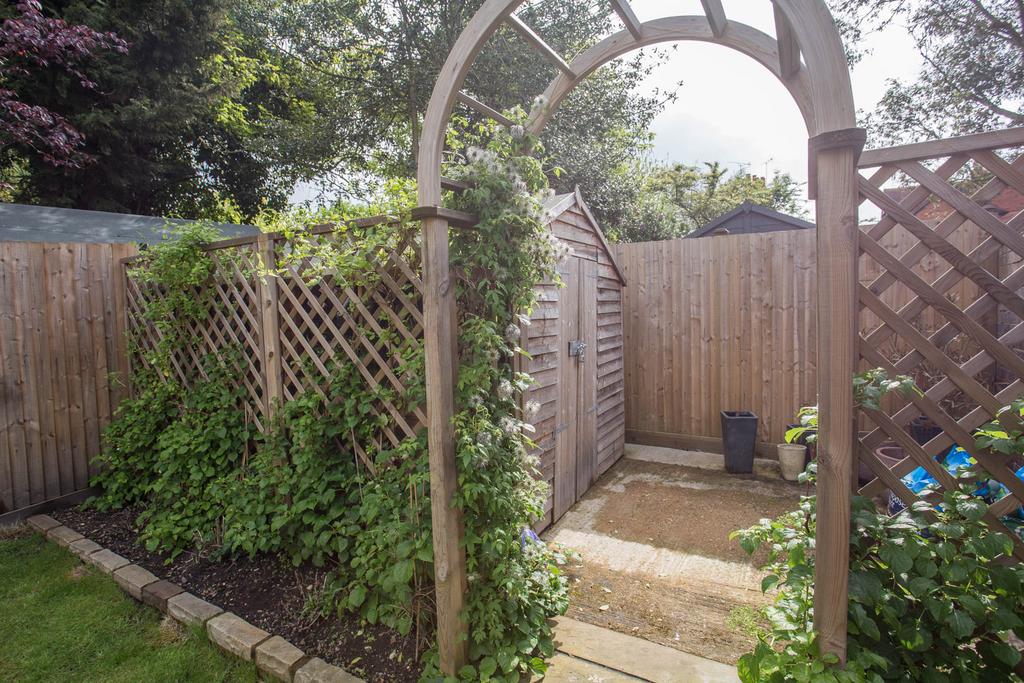 Screened shed area