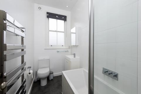 1 bedroom property to rent, Almeric Road, SW11