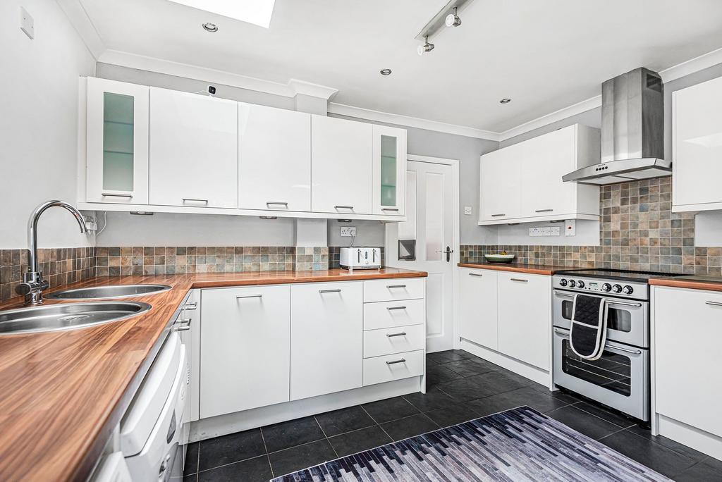 Swains Lane, Flackwell Heath, HP10 3 bed semidetached house for sale