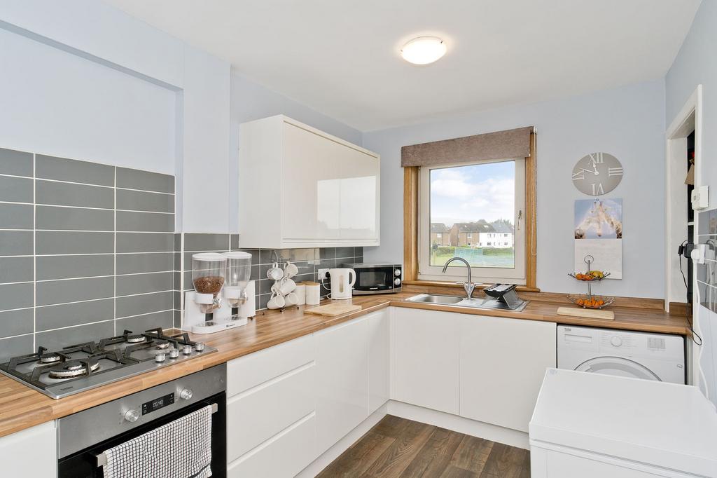 Flat 6, 95, Wester Drylaw Place, Edinburgh, EH4 2TH 3 bed flat for sale £150,000