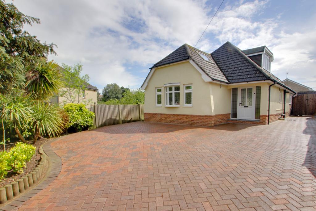 ANMORE ROAD, DENMEAD 4 bed house £600,000