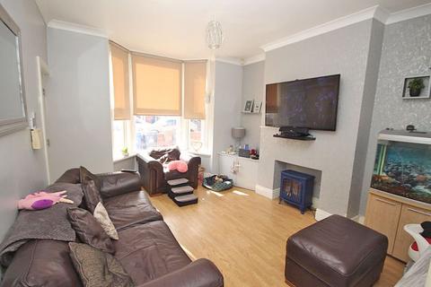 4 bedroom flat for sale, WELHOLME ROAD, GRIMSBY