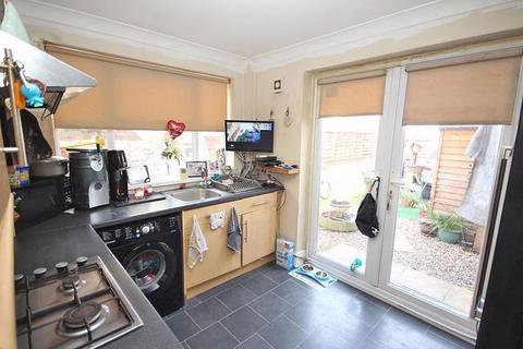 4 bedroom flat for sale, WELHOLME ROAD, GRIMSBY