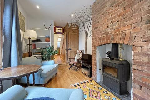 3 bedroom terraced house for sale - A charming & characterful 3 bedroom home