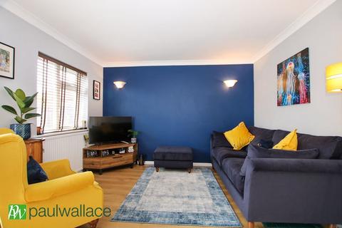 3 bedroom end of terrace house for sale, Longfield Lane, West Cheshunt