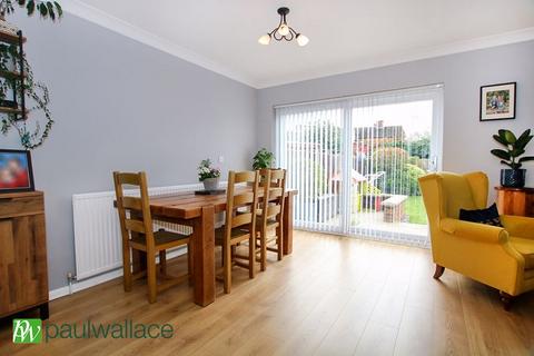 3 bedroom end of terrace house for sale, Longfield Lane, West Cheshunt