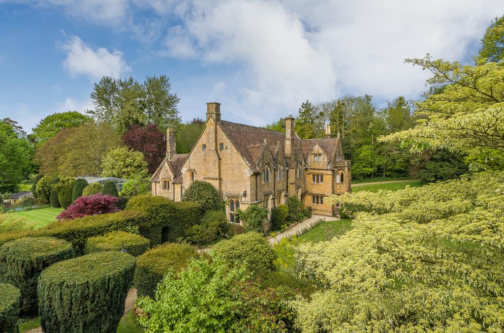 Silver Street, South Petherton, Somerset, TA13 4 bed semidetached