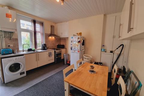 31 Stanmore Place, Bradford, BD7 2EN