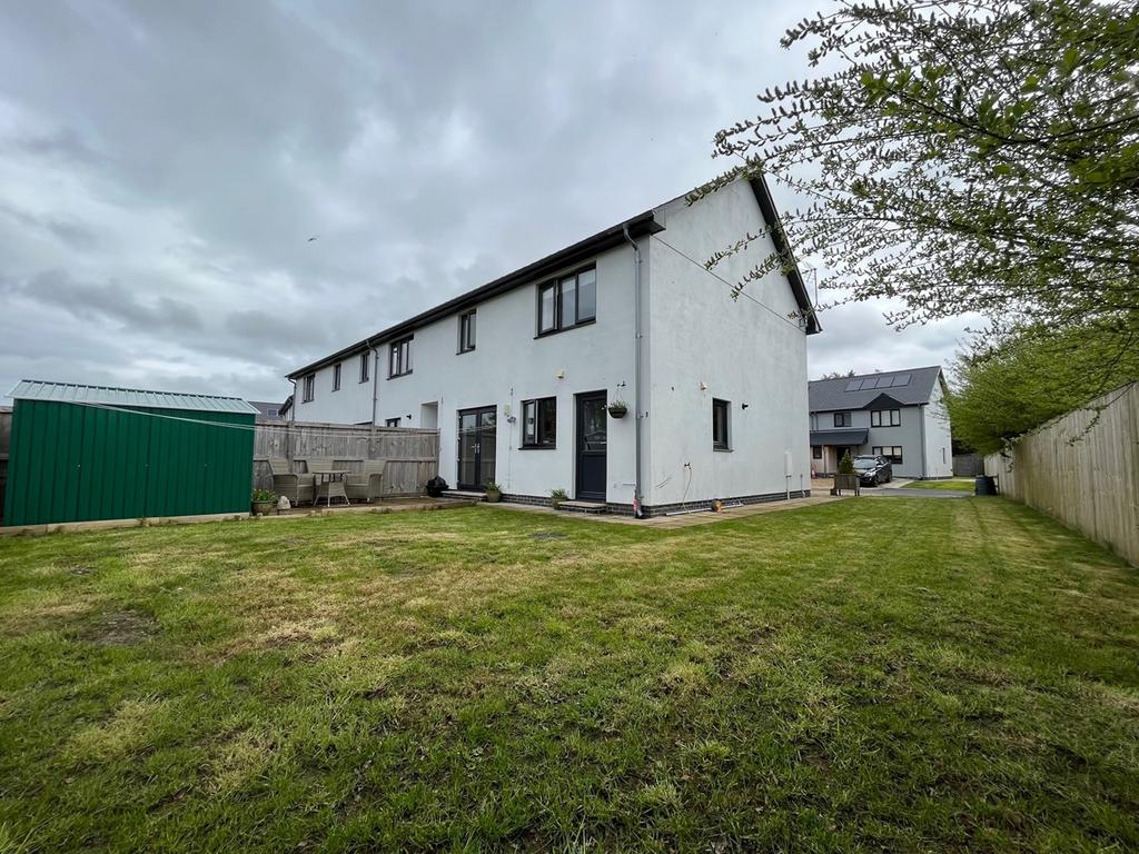 Cross Inn, Llanon, SY23 3 bed semidetached house £229,000