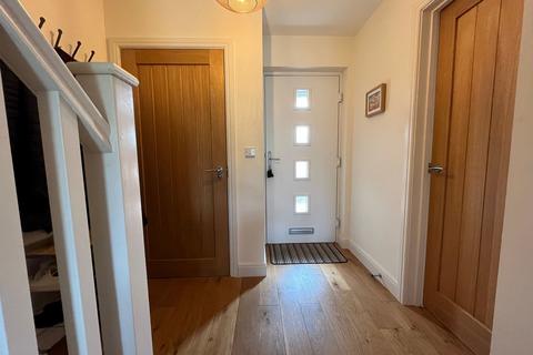 9 Cae John, Cross Inn, Llanon, SY23 5NT