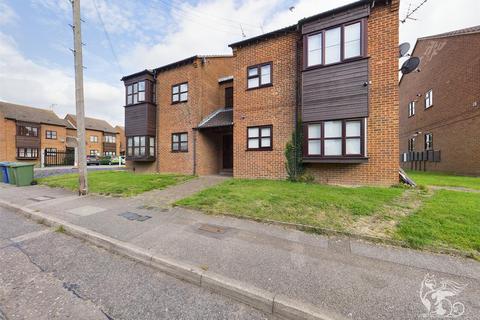 1 bedroom apartment for sale - Runnymede Road, Stanford-Le-Hope