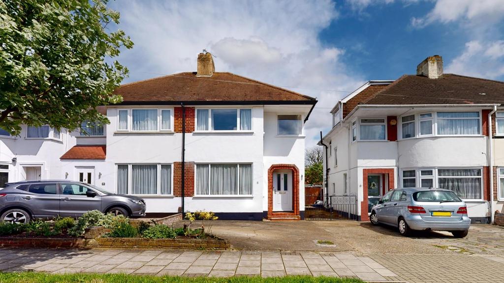 Mountbel Road, Stanmore 3 bed semidetached house £620,000