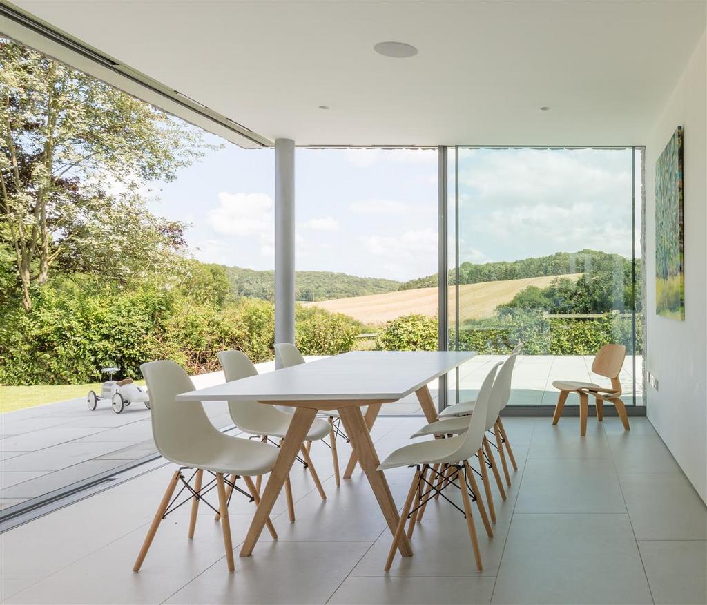 Kitchen/dining/living
