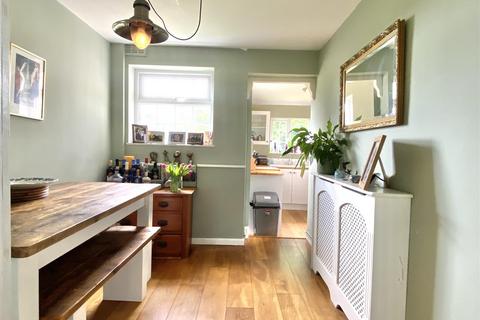 2 bedroom flat for sale - Nye Close, Cheddar