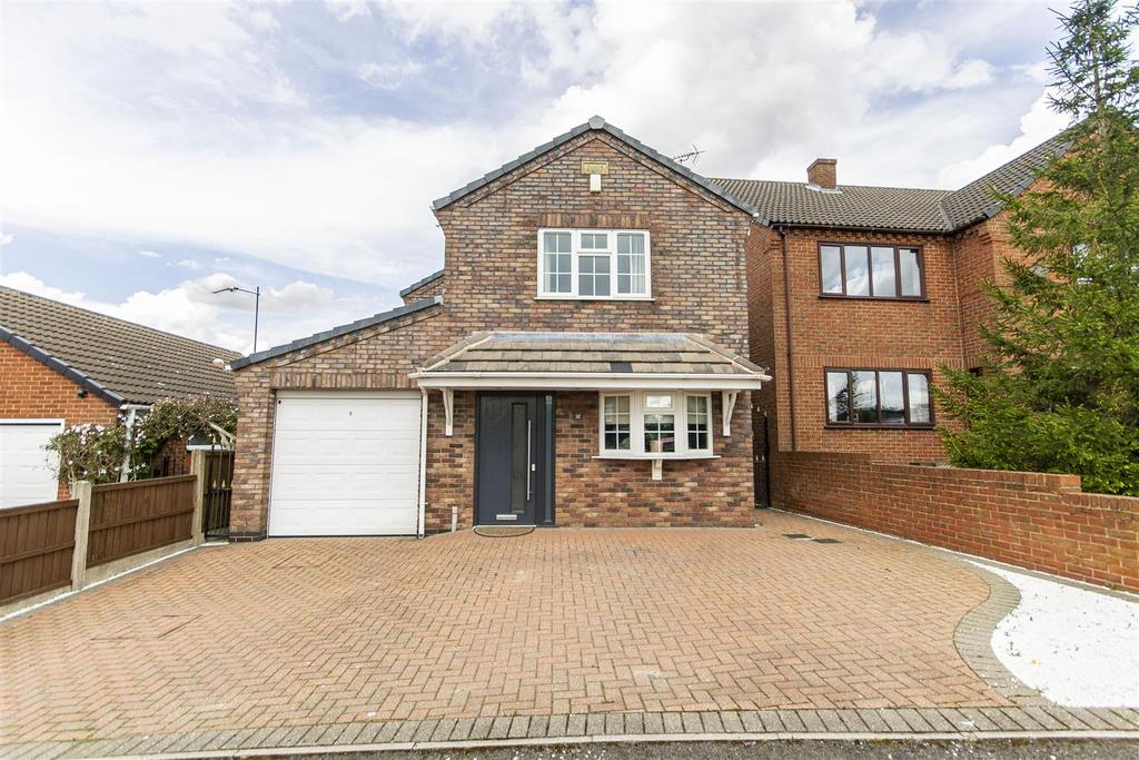 Lansbury Avenue, Pilsley, Chesterfield 4 bed detached house for sale