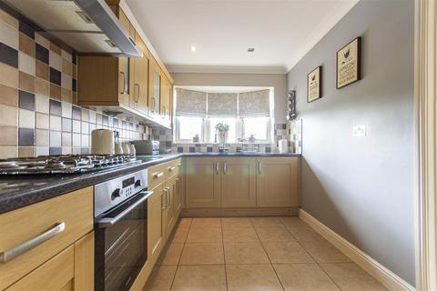 4 bedroom detached house for sale, Lansbury Avenue, Pilsley, Chesterfield