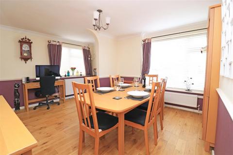 38 Baker Avenue, Hatfield Peverel, Chelmsford, CM3 2LH