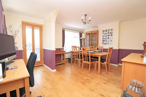 38 Baker Avenue, Hatfield Peverel, Chelmsford, CM3 2LH