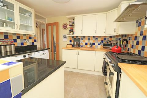 38 Baker Avenue, Hatfield Peverel, Chelmsford, CM3 2LH