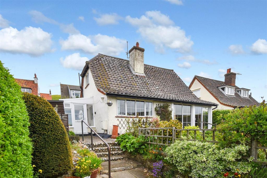 Nelson Road, Sheringham 2 bed cottage for sale £325,000