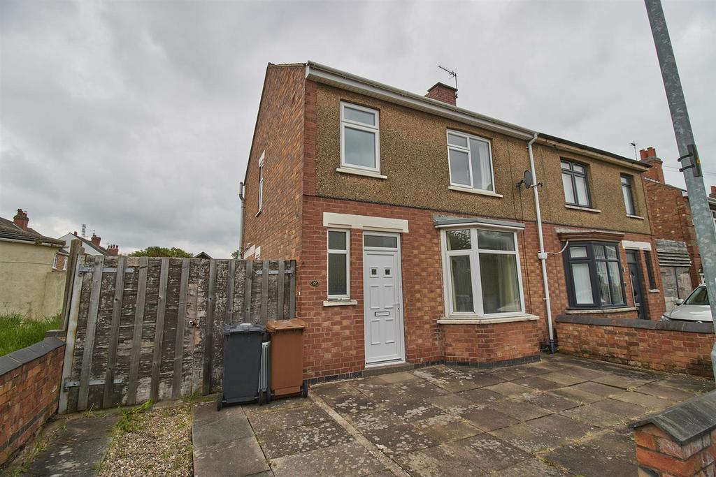 Rutland Avenue, Hinckley, Leicestershire 3 bed semidetached house £