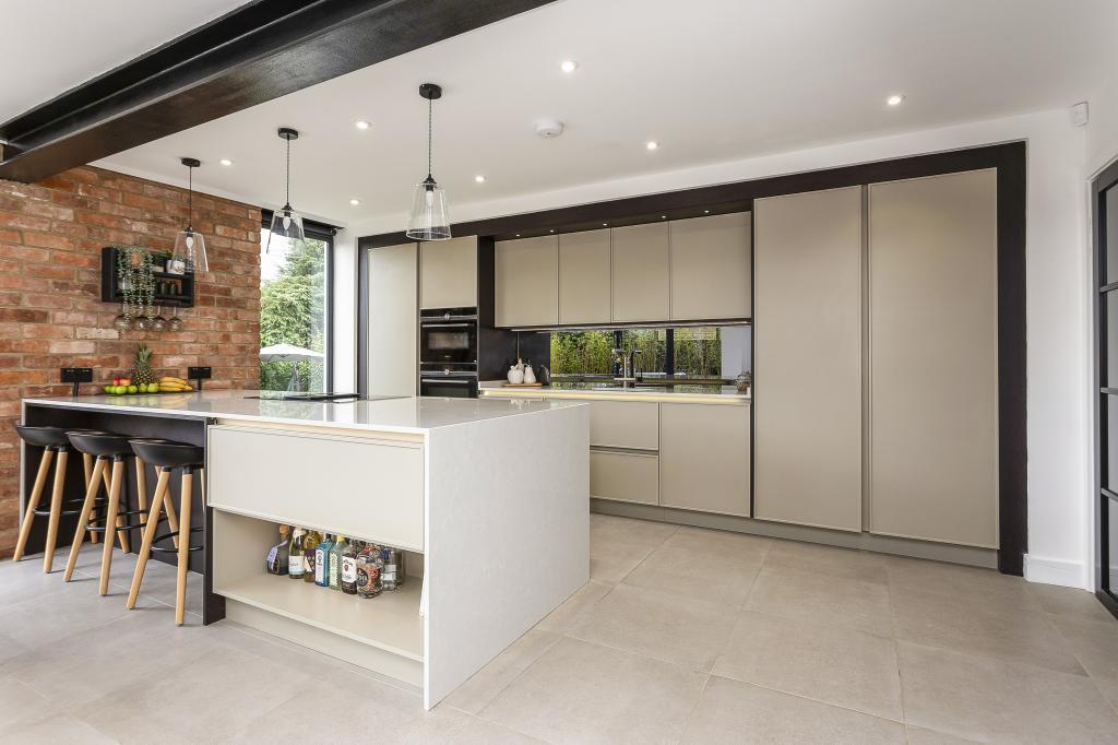 3 Cleeve Cloud Lane 306475  (8).jpg