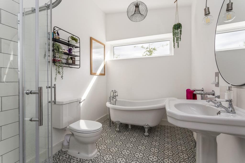 3 Cleeve Cloud Lane 306475  (19).jpg