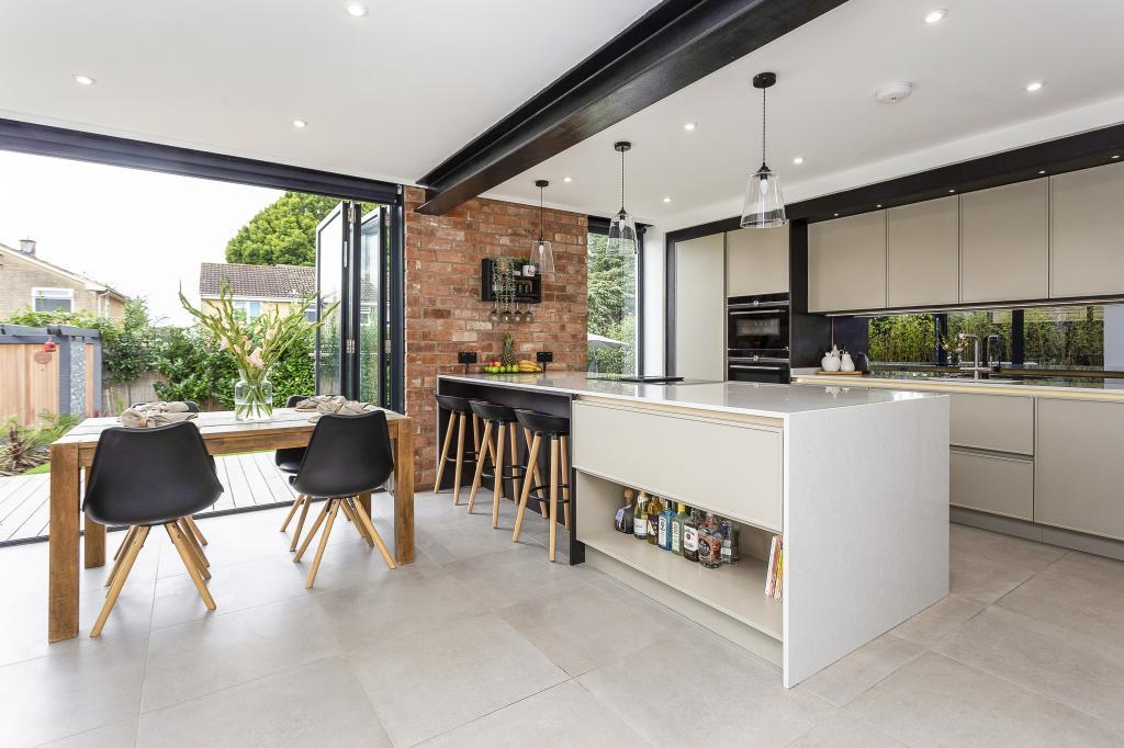 3 Cleeve Cloud Lane 306475  (7).jpg