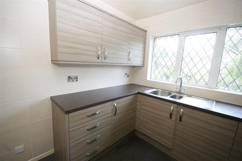 4 bedroom semi-detached bungalow for sale, Holmcliffe Avenue, Huddersfield