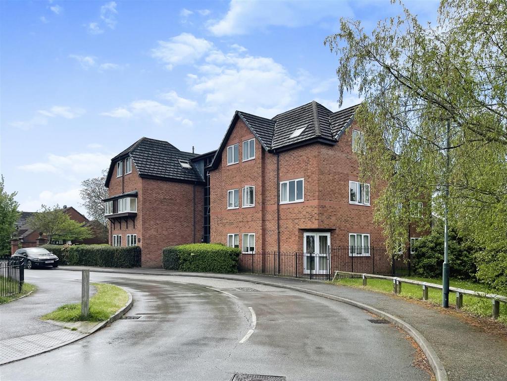 Montgomery Road, Whitnash, Leamington Spa 2 bed apartment for sale £