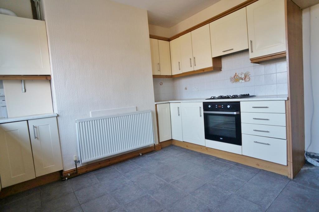 Longacre, Castleford 3 bed terraced house £750 pcm (£173 pw)