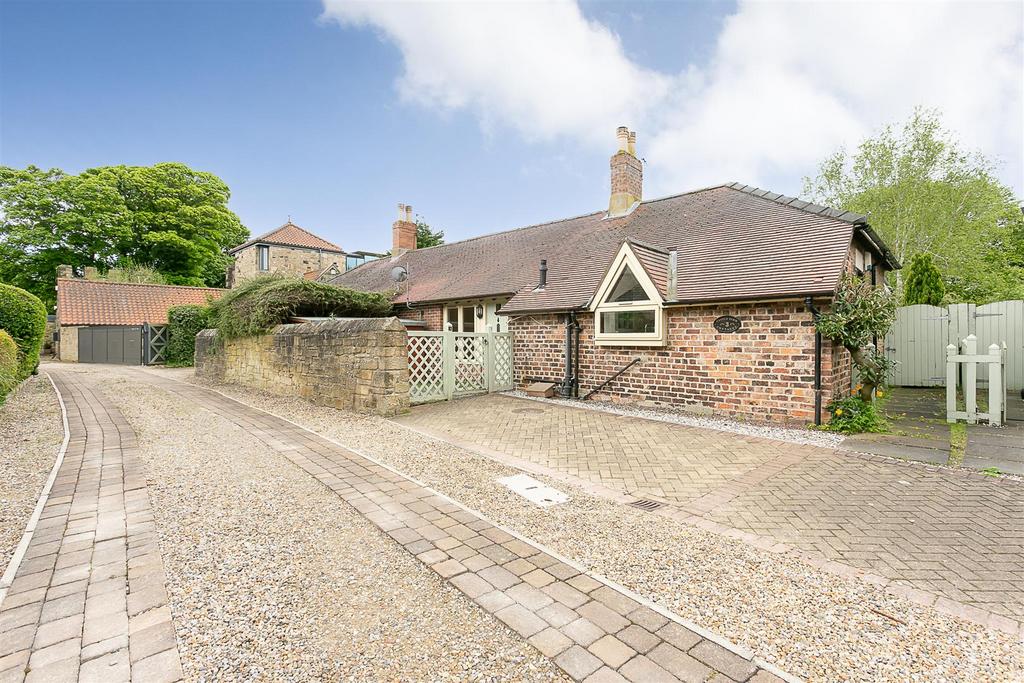 Castle Farm Cottages, Castle Farm Road, Newcastle upon Tyne 2 bed semi