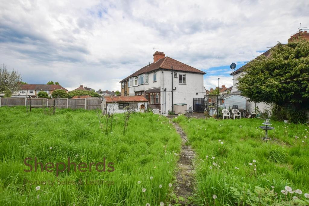 Mapleton Crescent, Enfield EN3 3 bed semidetached house for sale £