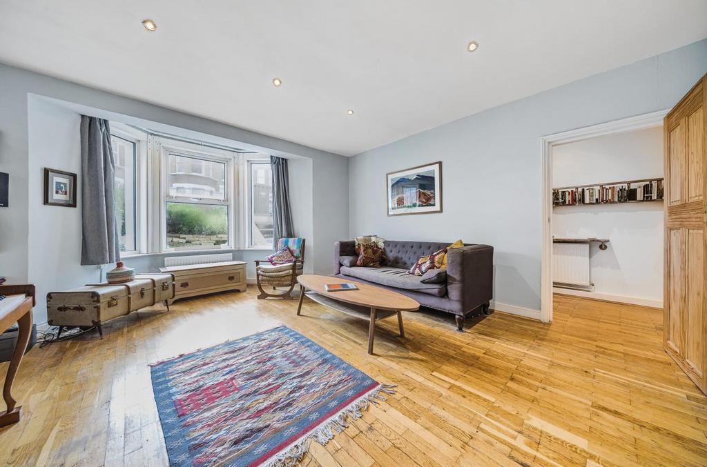 Mount Pleasant Road, London, SE13 6RE 2 bed flat for sale - £400,000