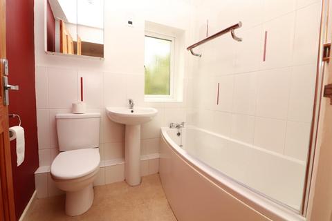 16 Longs Drive, Yate, Bristol, BS37 5XN