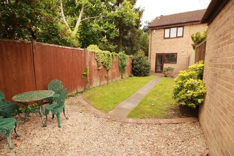 16 Longs Drive, Yate, Bristol, BS37 5XN