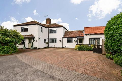 Snow Cottage Horsefair, Boroughbridge, York, YO51 9AA