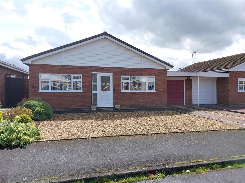 Berkeley Crescent, StourportOnSevern 2 bed semidetached bungalow for