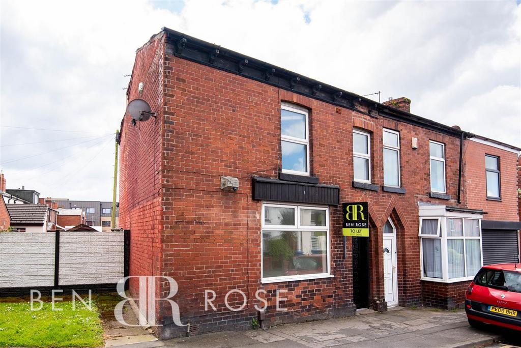 Lyons Lane, Chorley 3 bed end of terrace house £695 pcm (£160 pw)